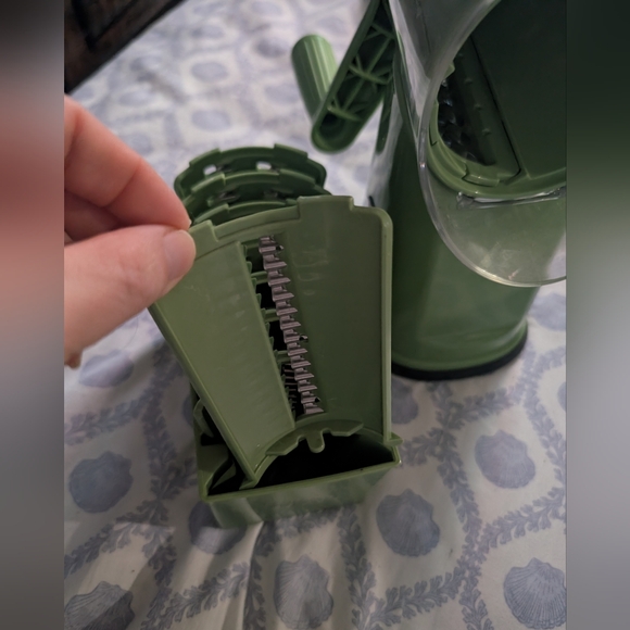 Source Unknown Green Kitchen Grater Set - Picture 2 of 4